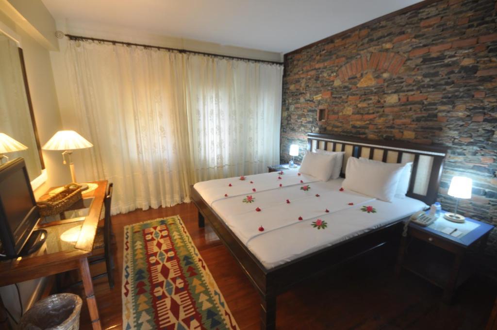 Standard Double or Twin Room with Garden View