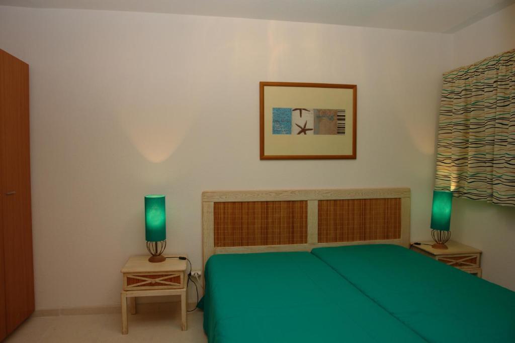 One-Bedroom Apartment Side Sea View