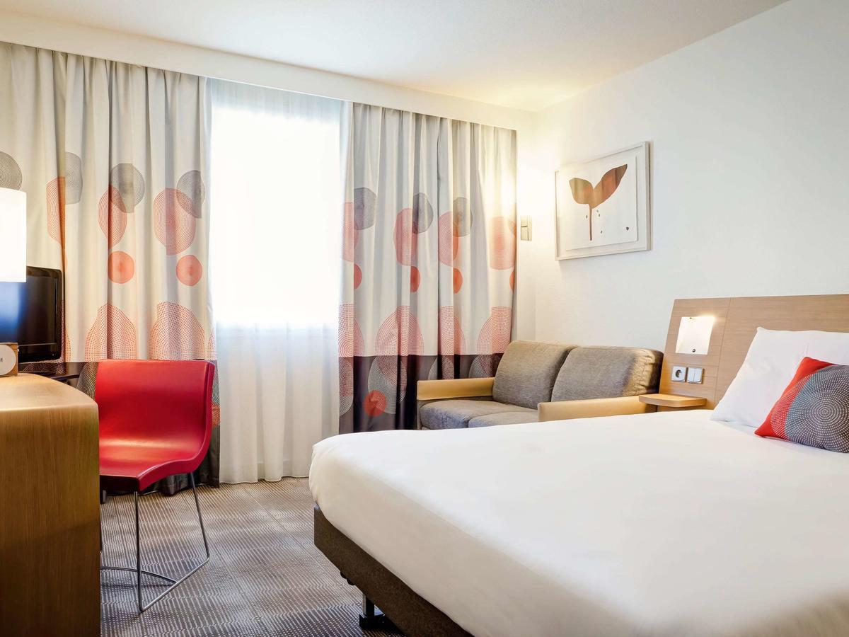 Classic Room with 1 Double Bed and 1 Single Bed