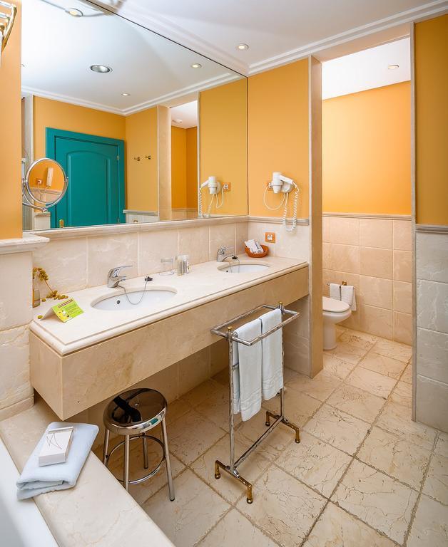 Deluxe Twin/Double Room