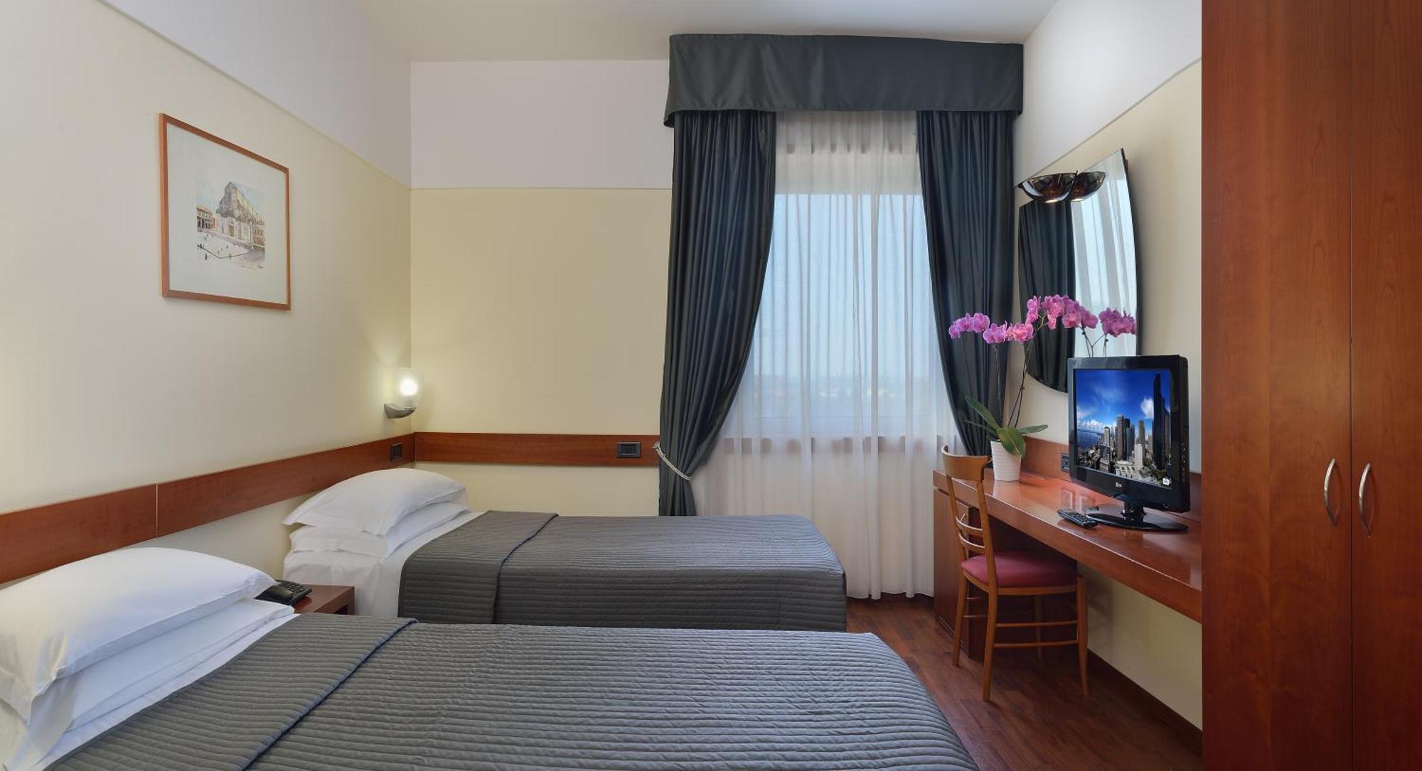 Quarto Triplo Standard