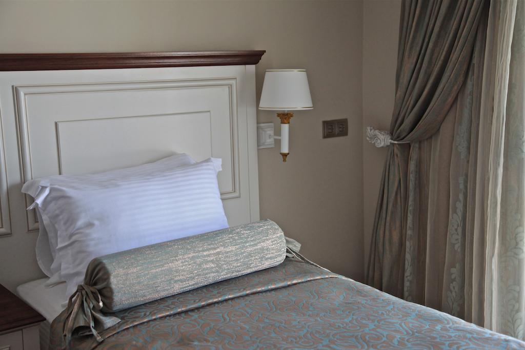 Deluxe Room with French Balcony