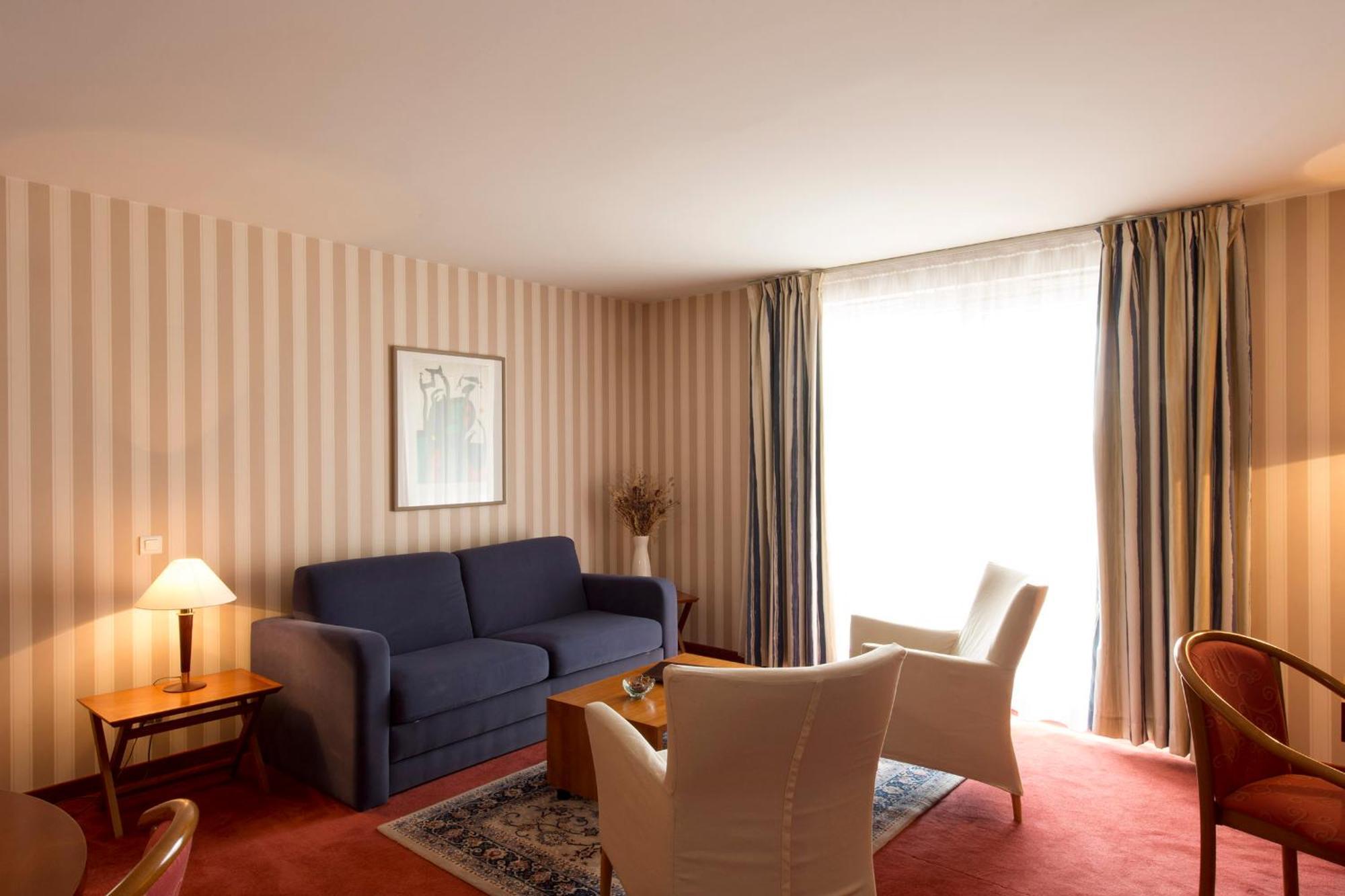 Executive Suite with Balcony,684510714:JPEG
