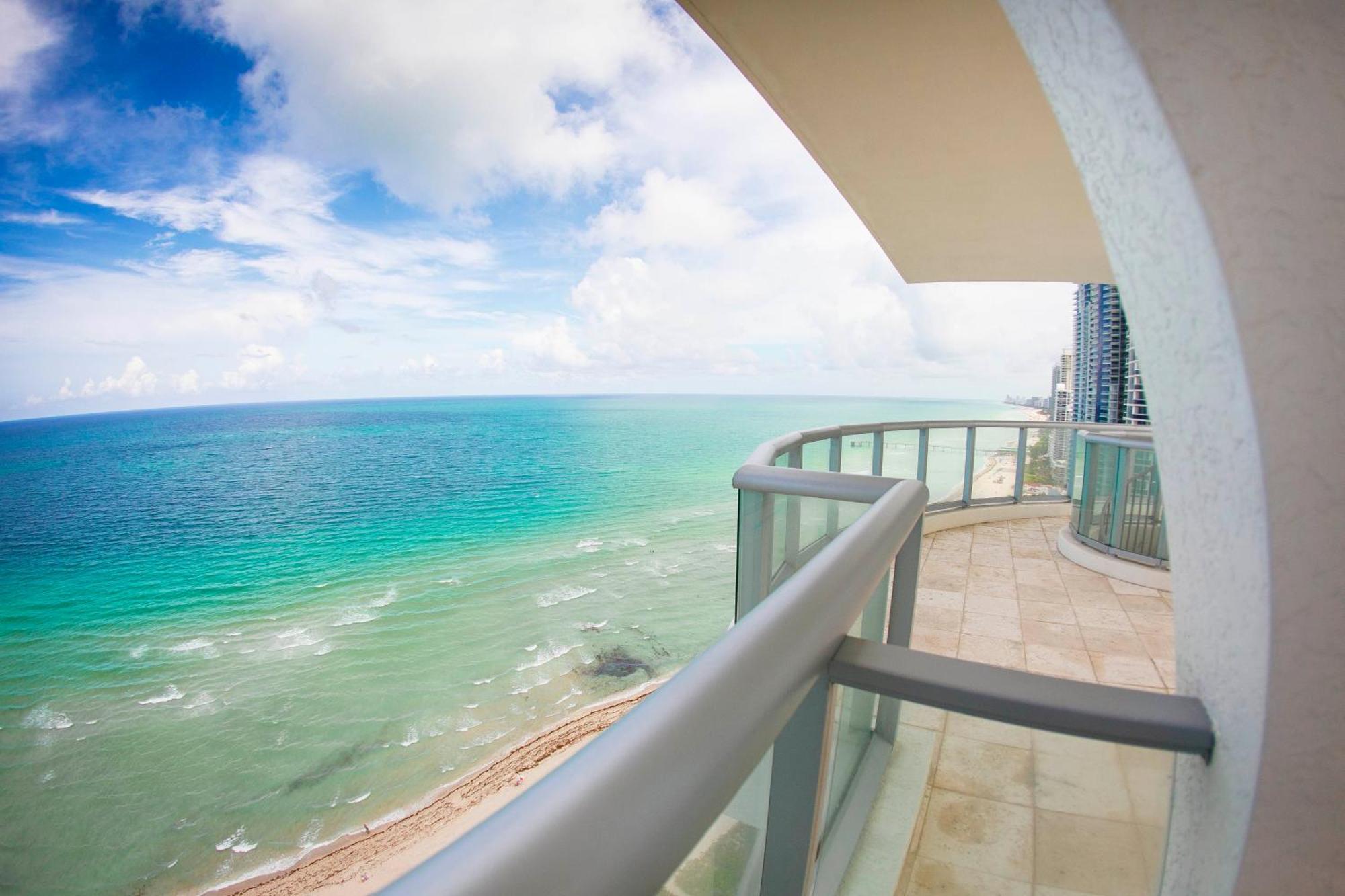 One-Bedroom Ocean Front Suite,1276781644:JPEG