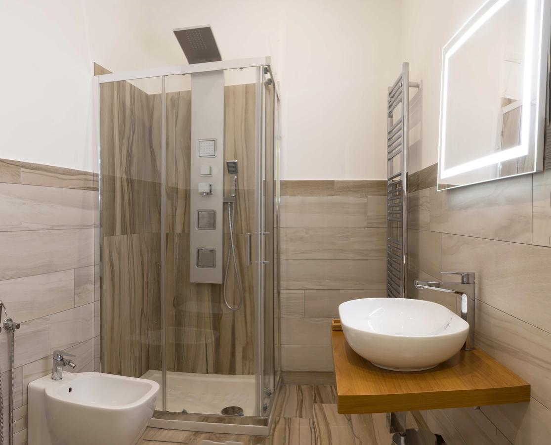 Double Room with Private Bathroom,724024438:JPEG