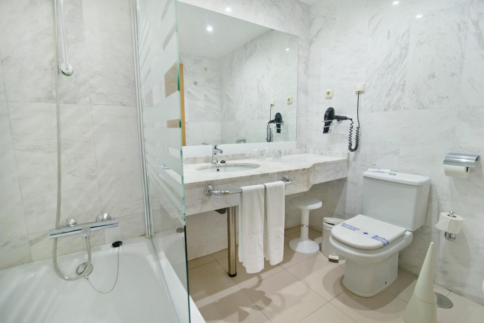 Chambre Triple (3 Adultes)