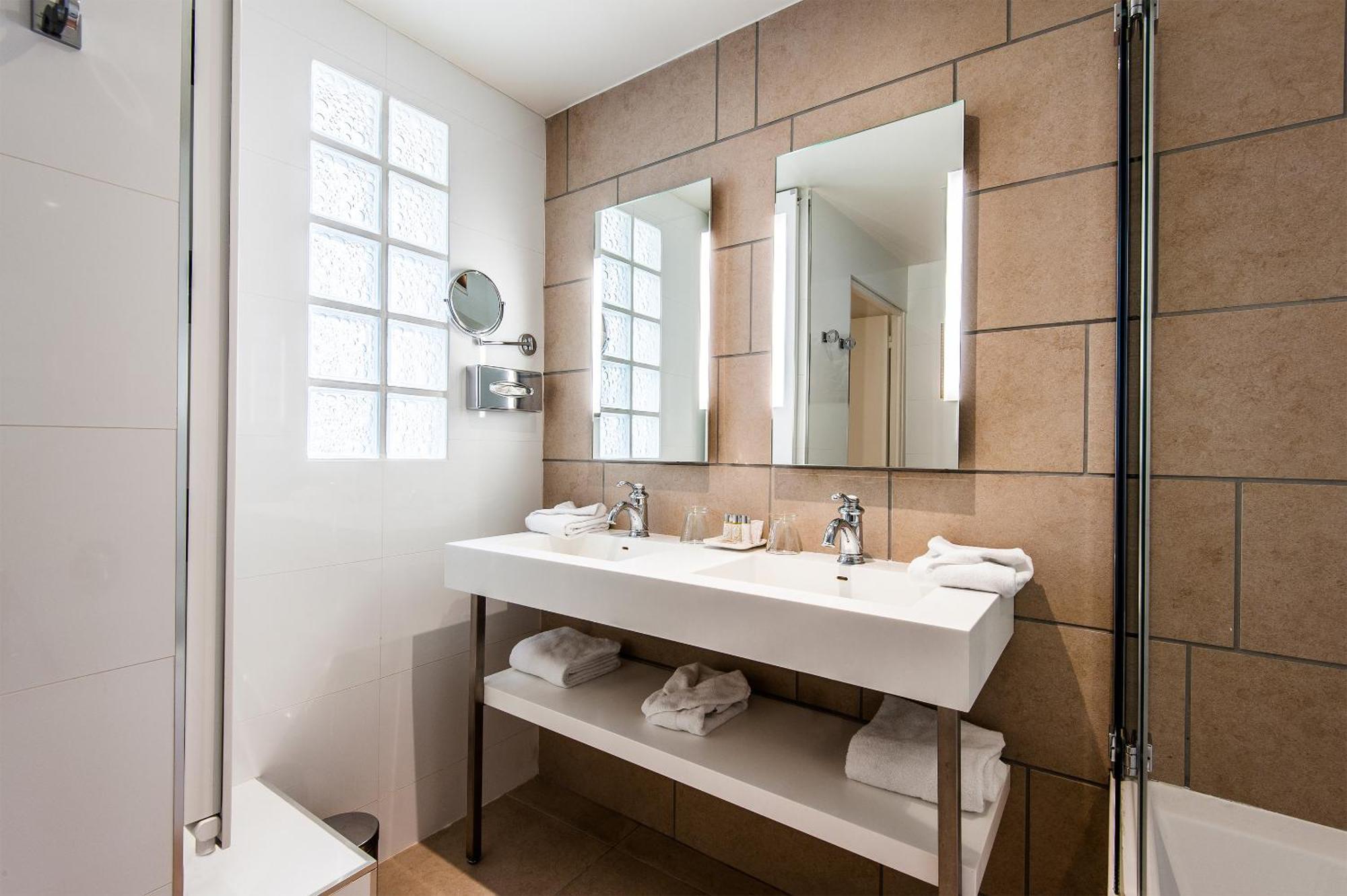 Queen Suite,1350144457:JPEG