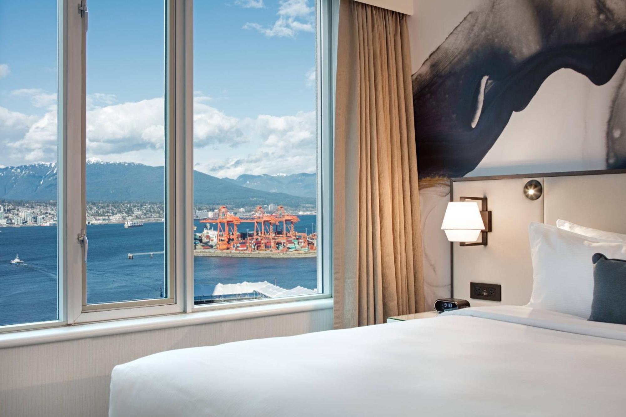 Suite con sofá cama y vistas parciales al agua - 1 cama extragrande