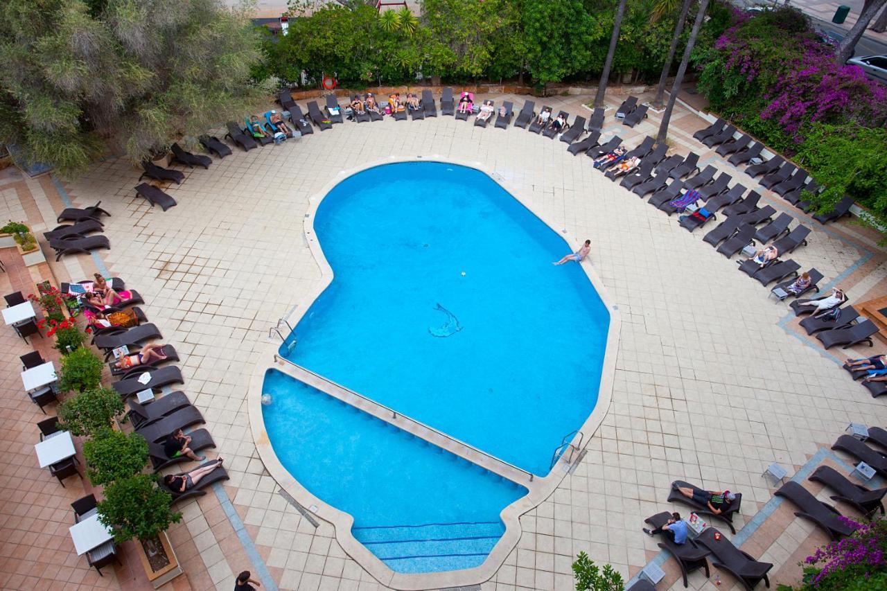 Chambre Double - Vue sur Piscine
