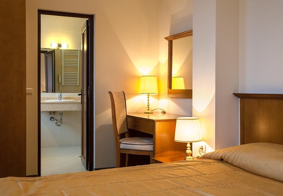 Single Room,1246461337:JPEG