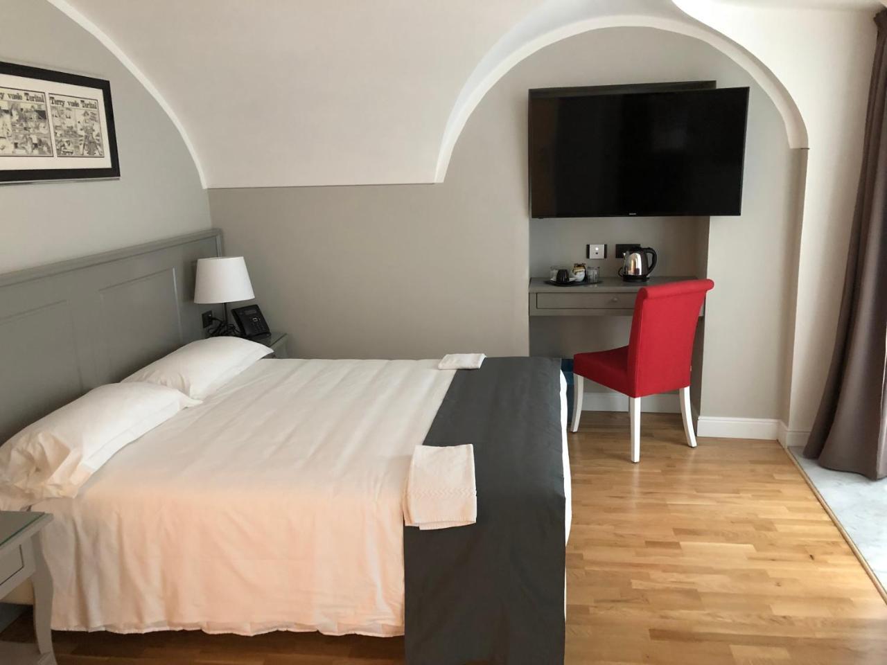 Deluxe Double Room,727297177:JPEG