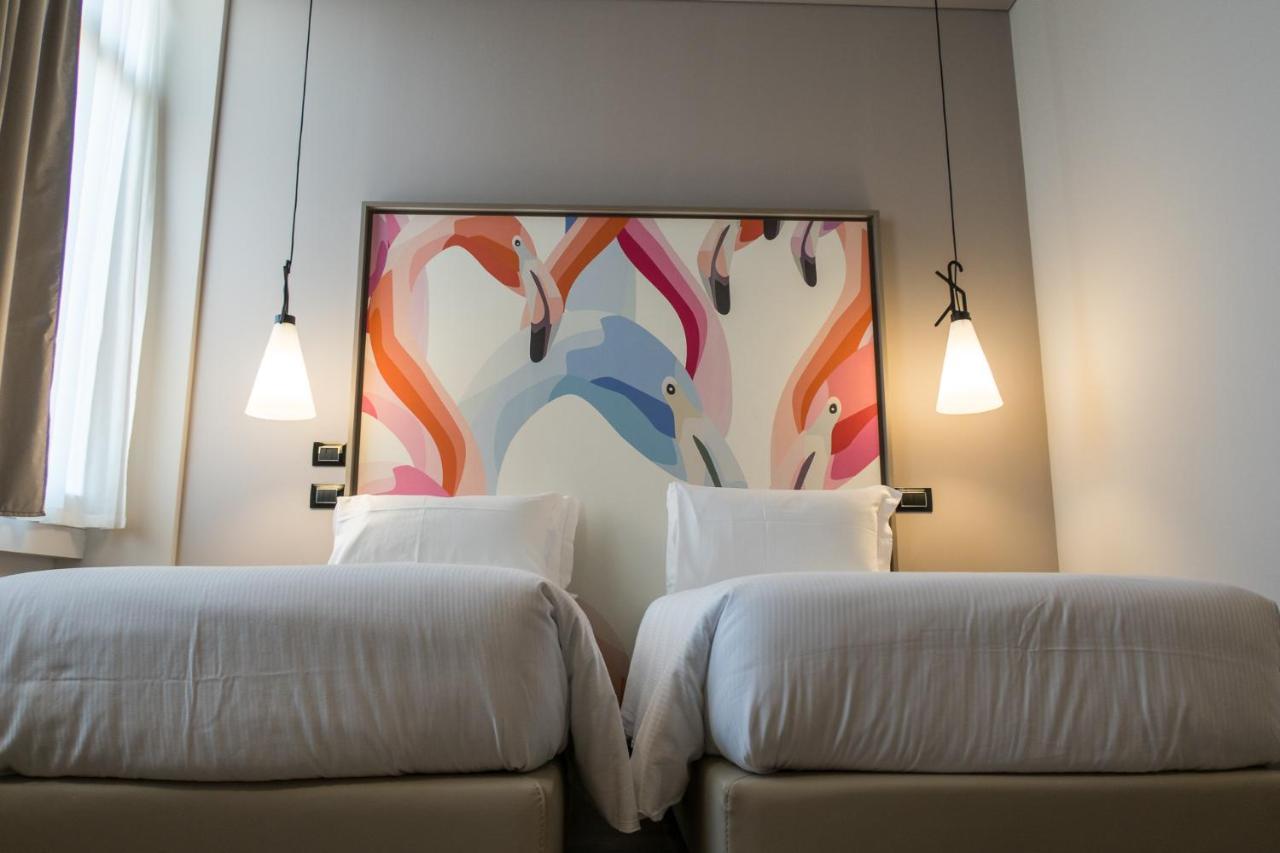Triple Room,736037269:JPEG