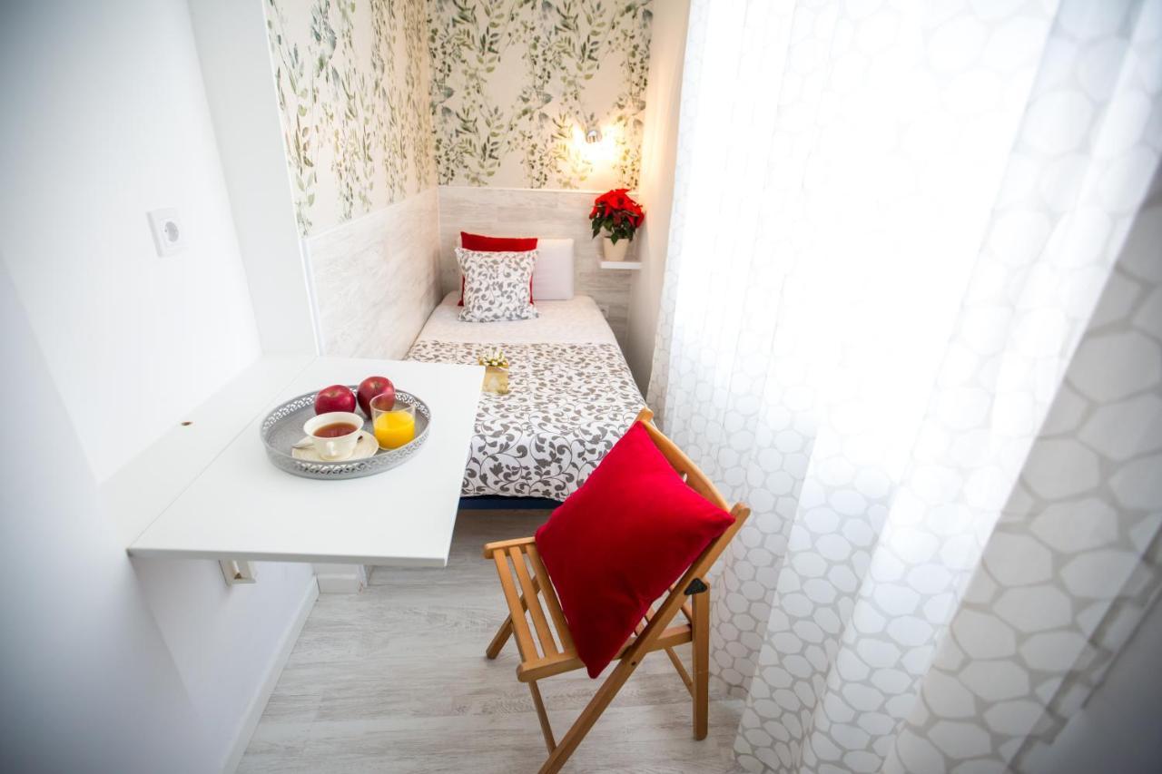 Single Room with Bathroom,744323962:JPEG