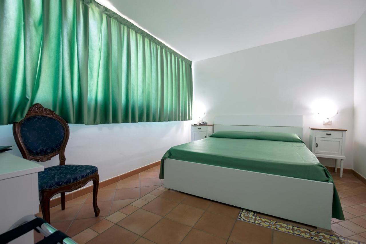 Double Room with Sea View,758590996:JPEG