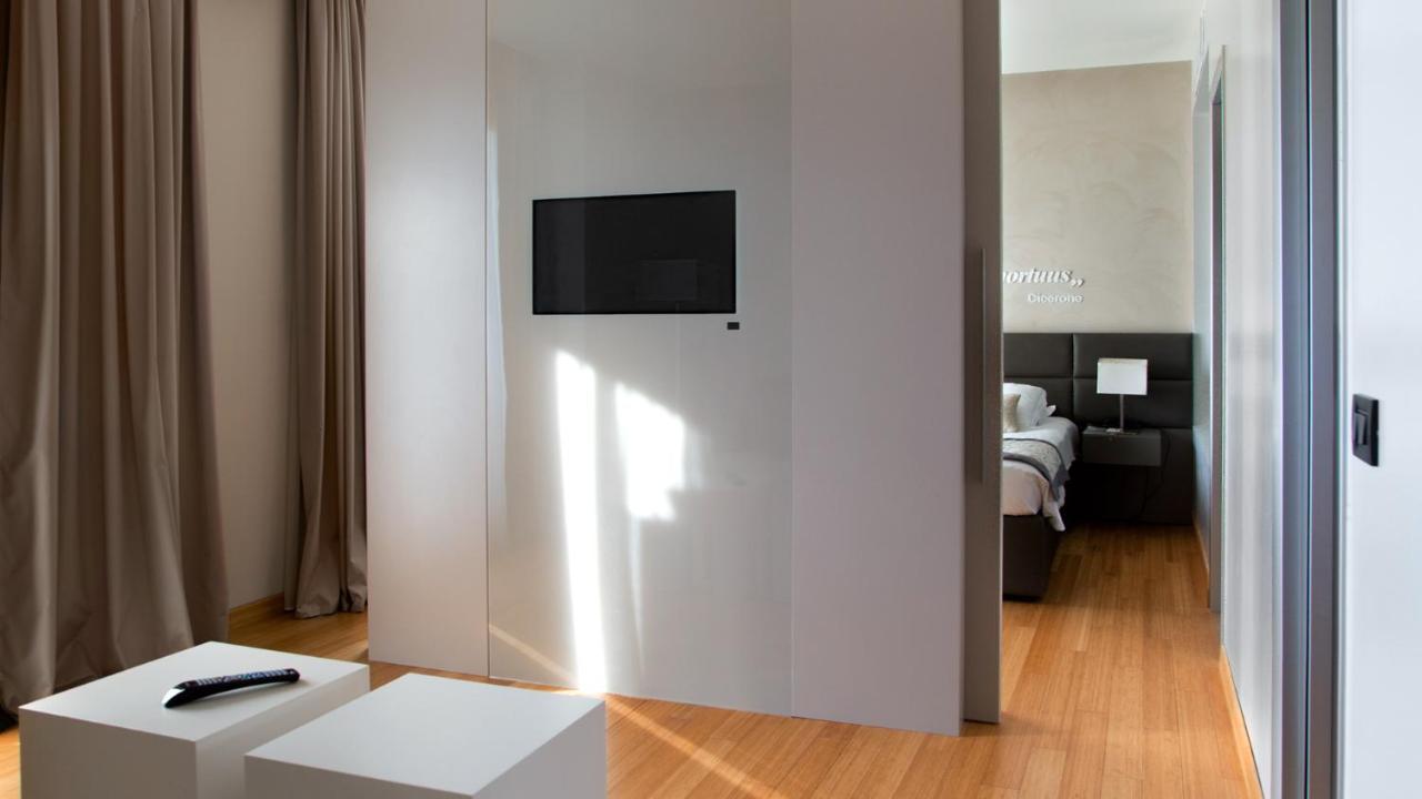 Suite with Pool Access,957566266:JPEG