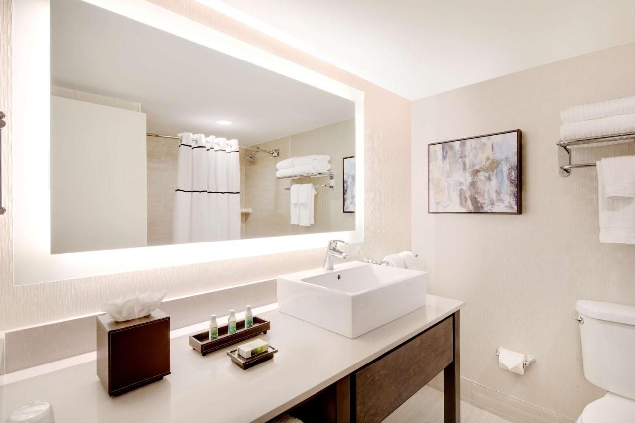 King Room Mobility Accessible Roll Shower City View