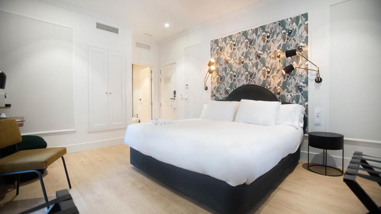 Double or Twin Room,765963220:JPEG