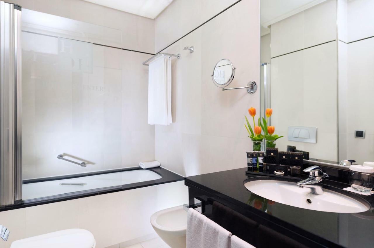 Double Room Romantic,779877216:JPEG