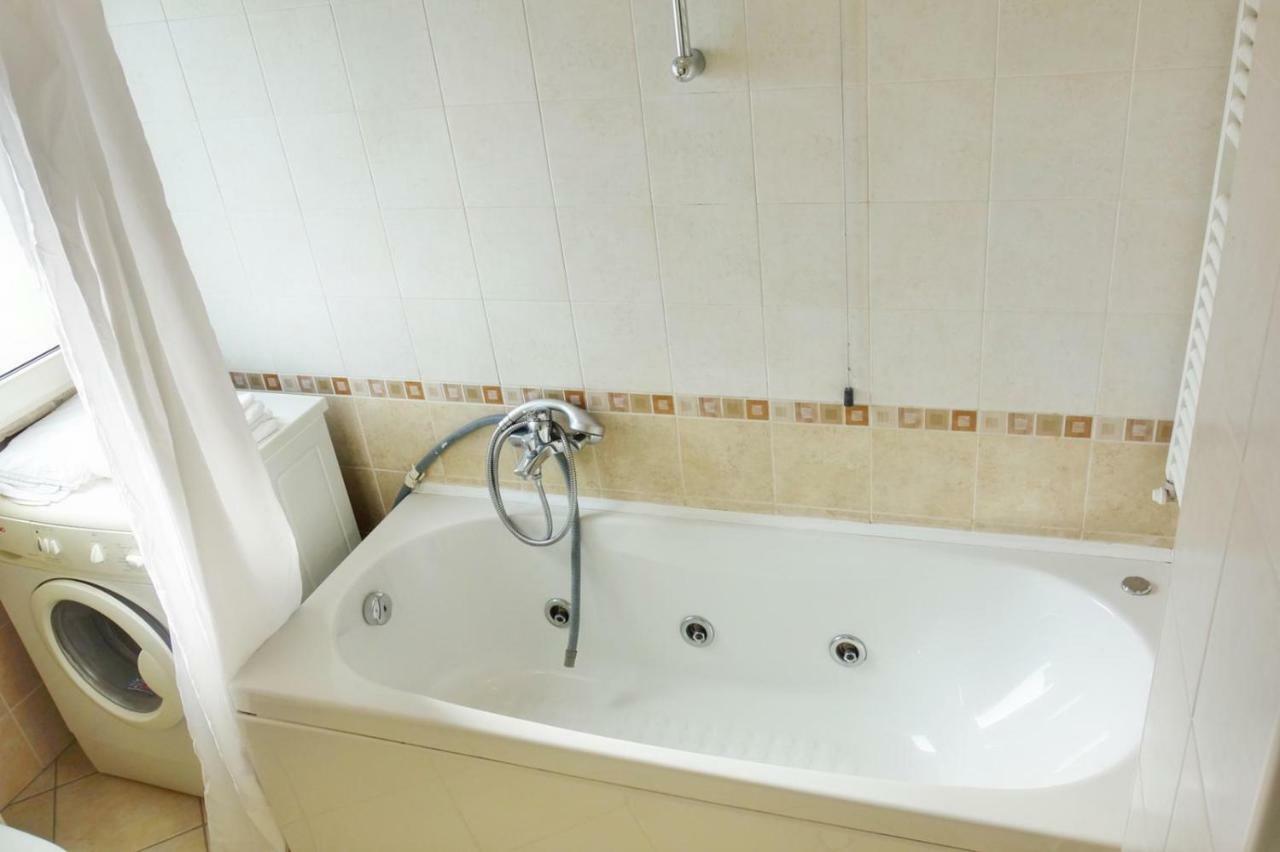 Apartamento con balcón - Edificio independiente