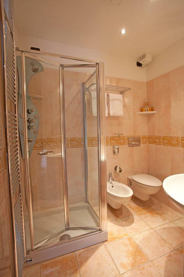 Comfort Double or Twin Room with City View - SPA Package,784154712:JPEG