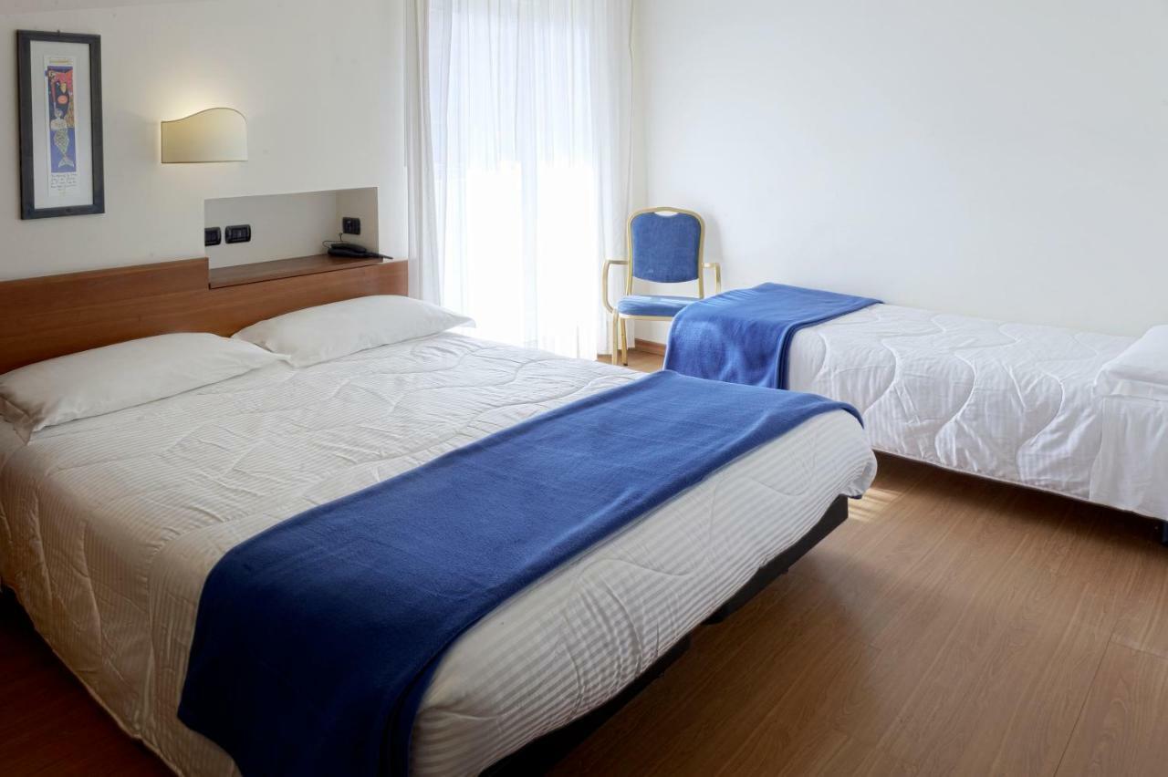 Small Double Room Extra Bed,784248366:JPEG