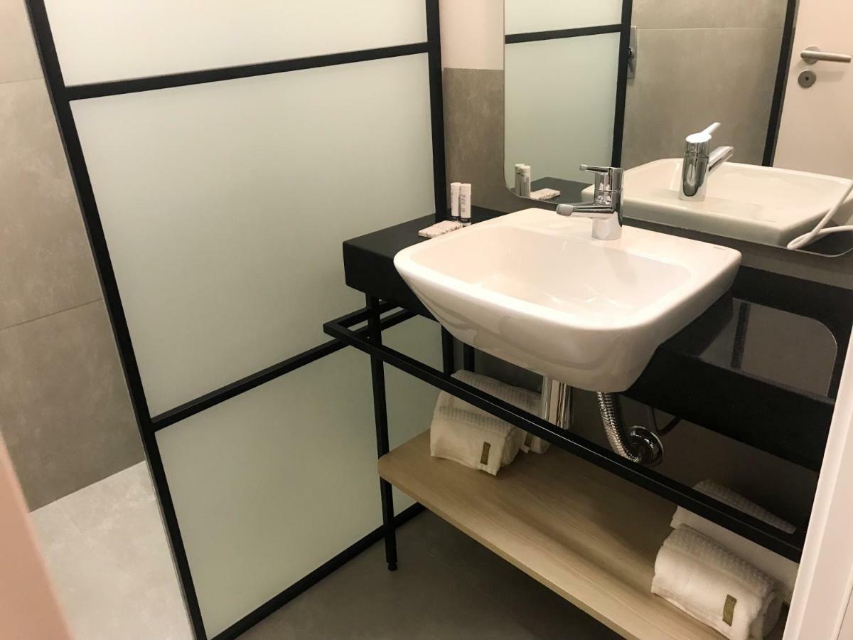 Double Room,890701936:JPEG