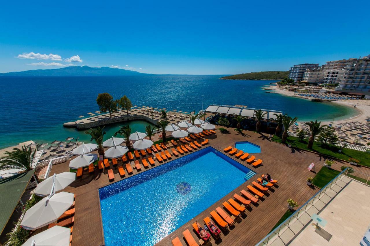 Two-Bedroom Family Room with Balcony and Sea View,805232697:JPEG
