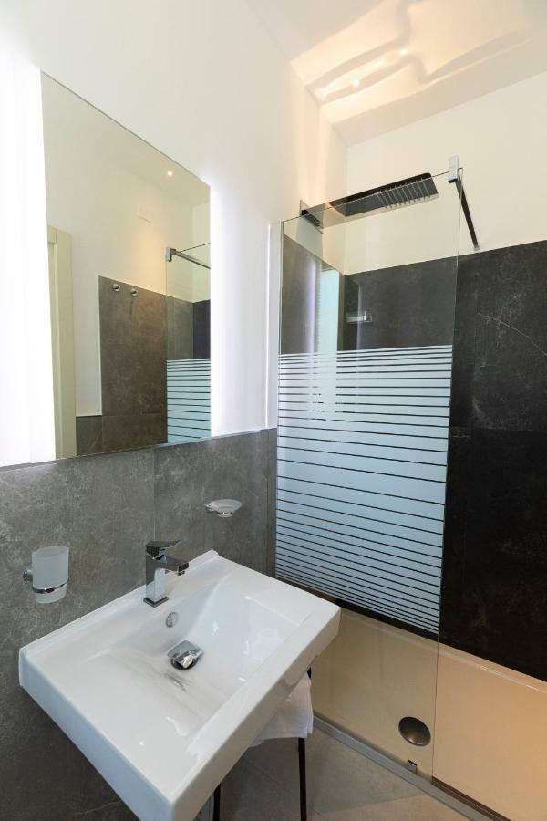 Camera Singola con Bagno Privato