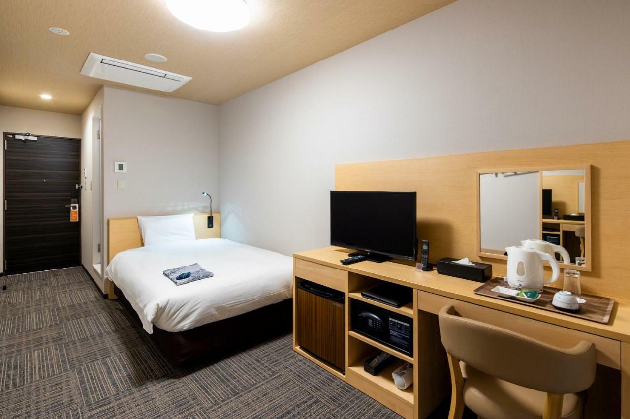 Double Room with Small Double Bed - Parking Side