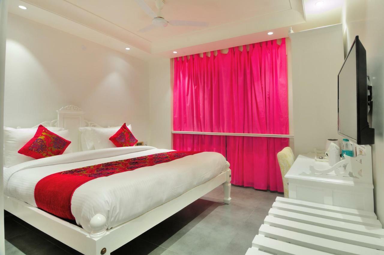 Heritage Boutique Room,847621631:JPEG