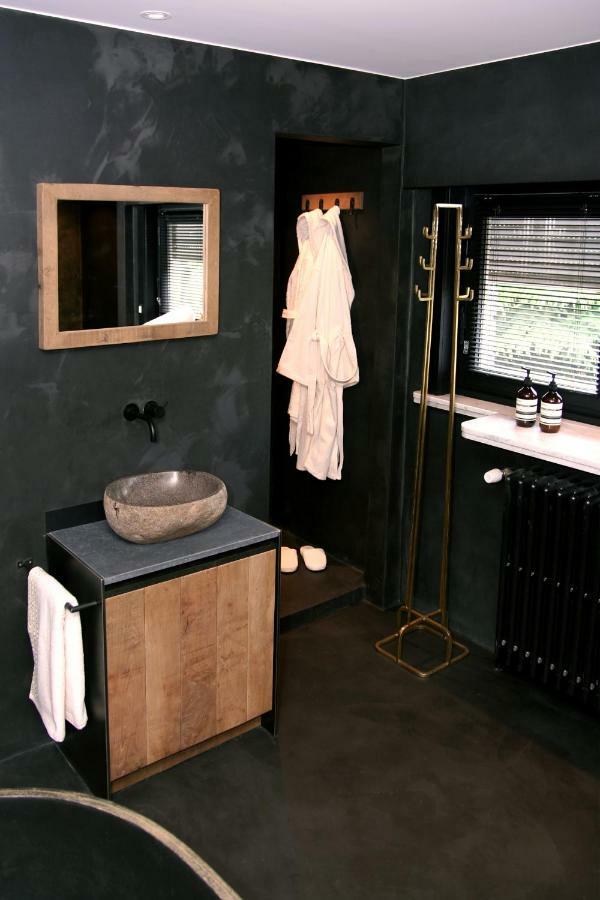 King Suite with Bathtub