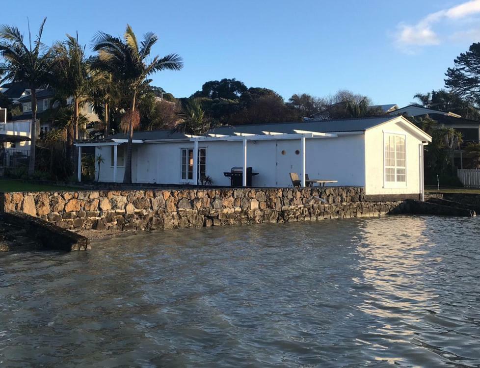 Bungalow - Water Front,886238923:JPEG