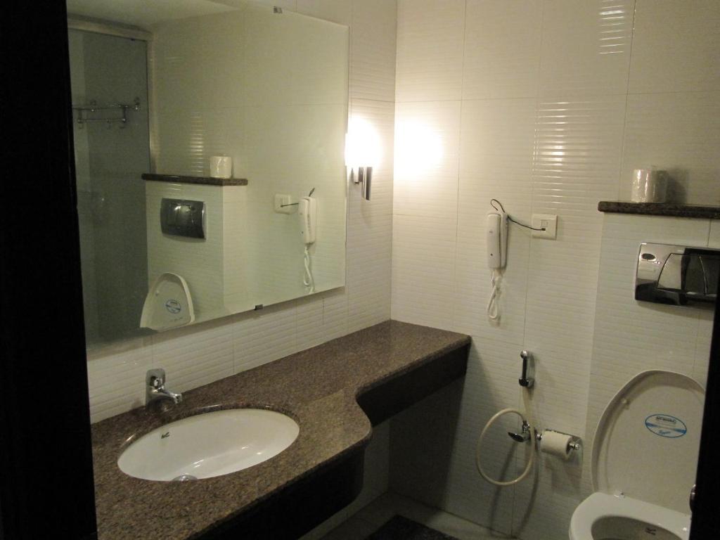 Premium Double Room with 10% discount on food & beverages,1018029253:JPEG