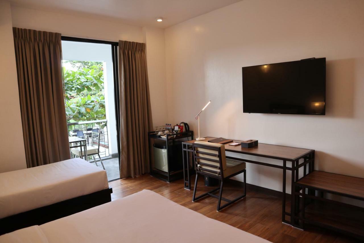 Premium Room with Pool View