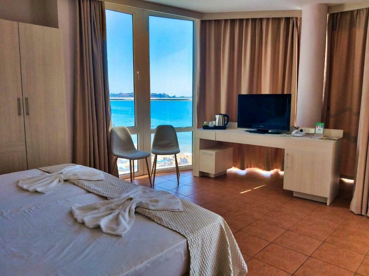 Studio met een Balkon en Uitzicht op Zee