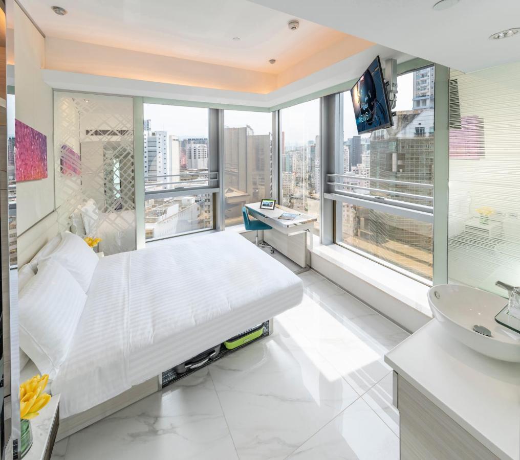 iSelect Premier Queen Room