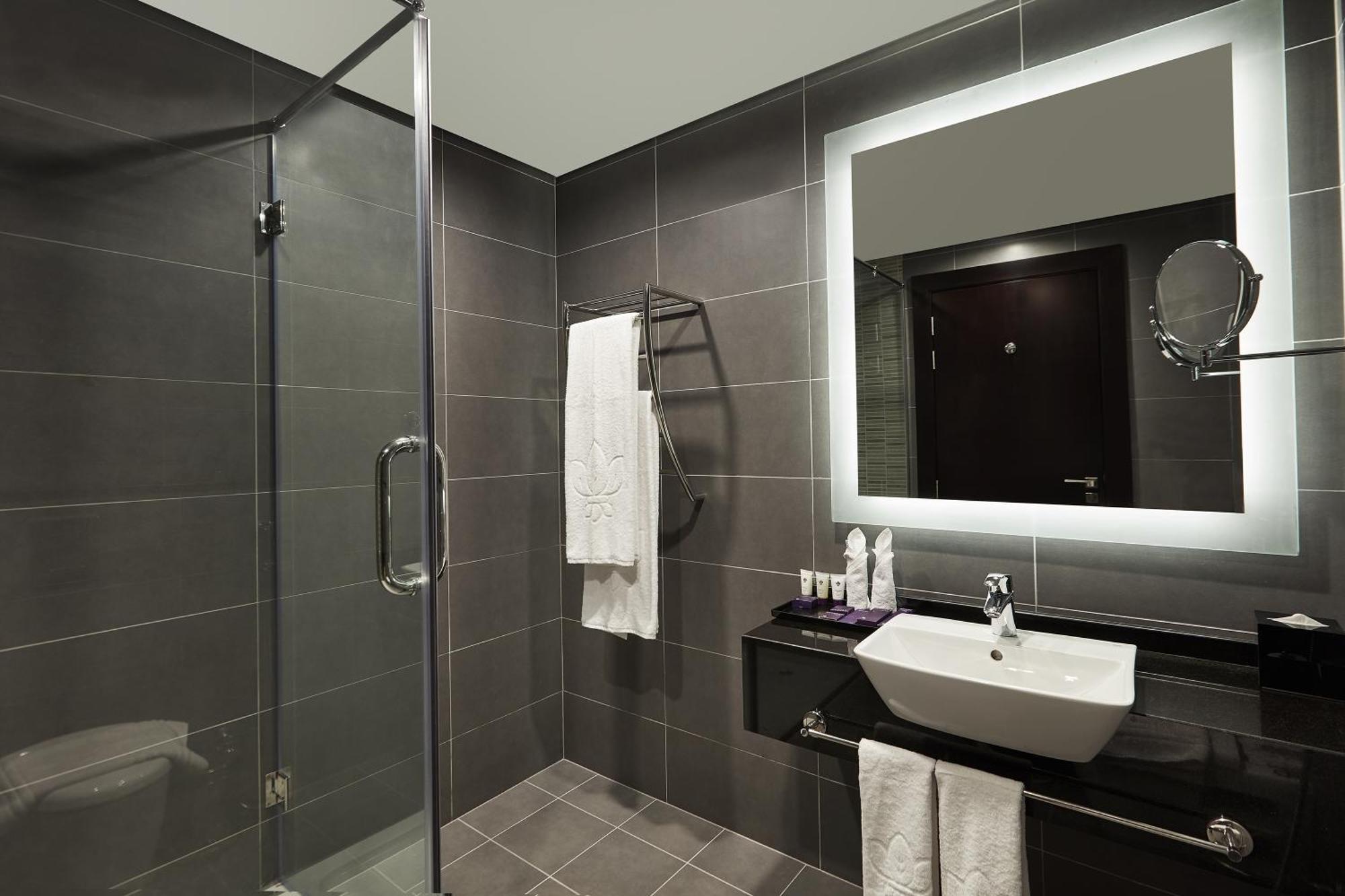 Chambre Standard - 20 % de Réduction sur la Nourriture et les Boissons (sauf Plats Signature), 20 % de Réduction sur le Service de Blanchisserie et 10 % de Réduction sur le Spa