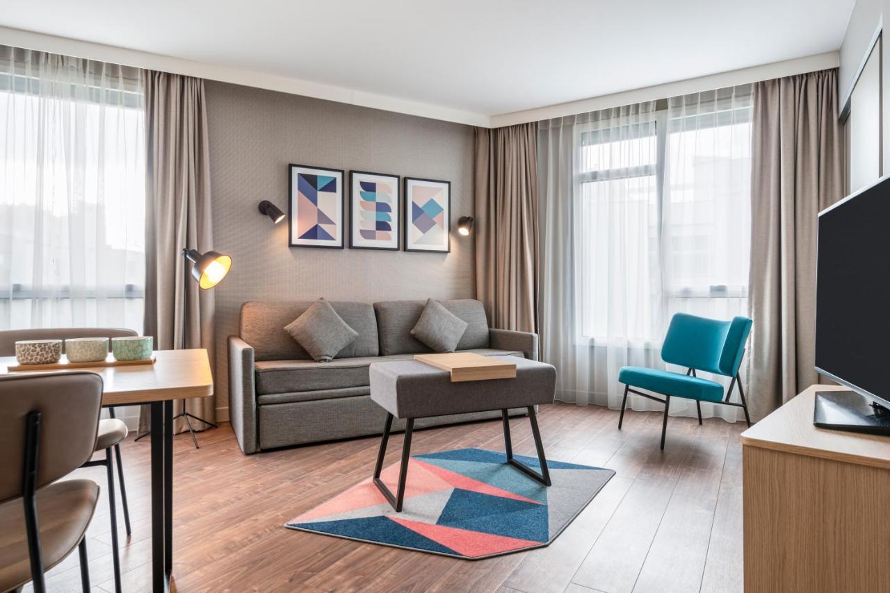 One-Bedroom Apartment,1284405928:JPEG