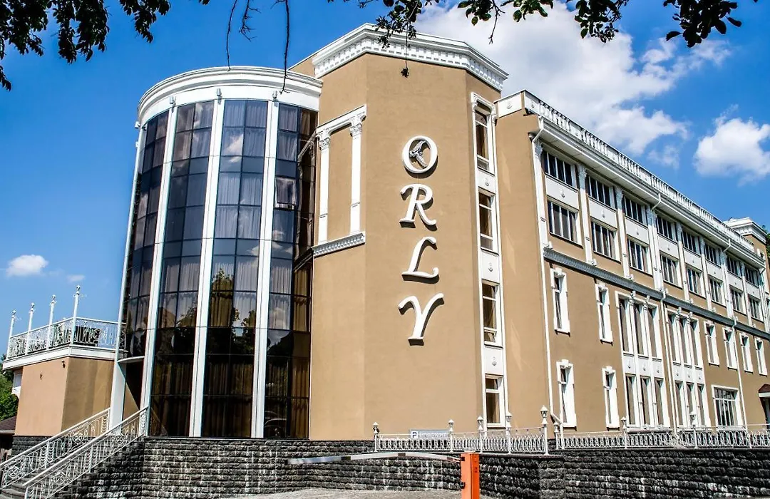 Orly Park-Hotel-1