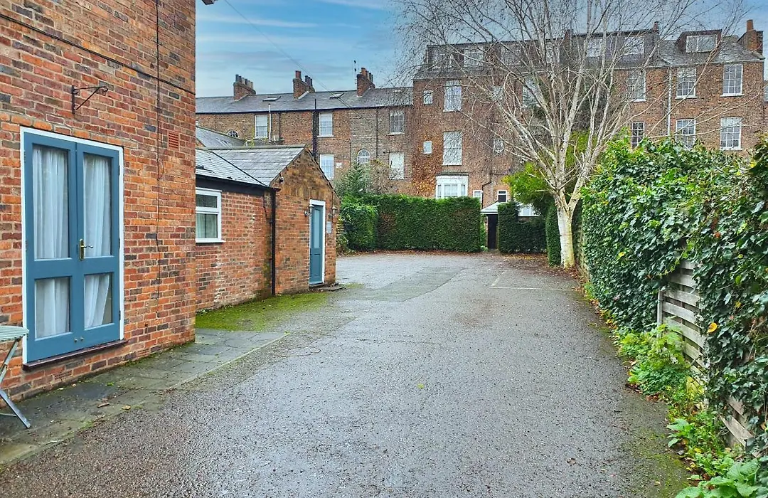 Holmwood House Guest Accommodation-1