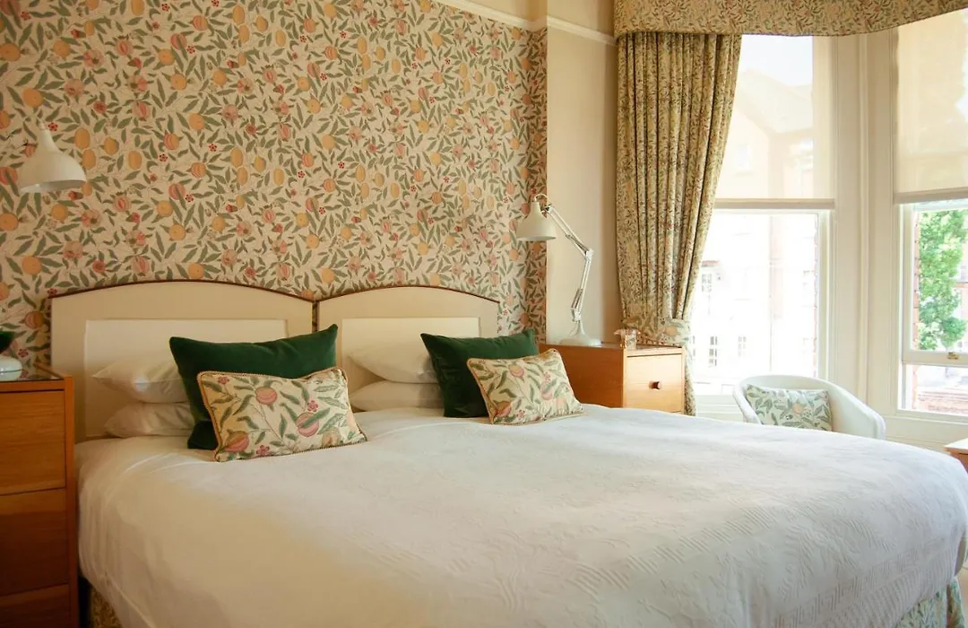 Ravenhill House-1