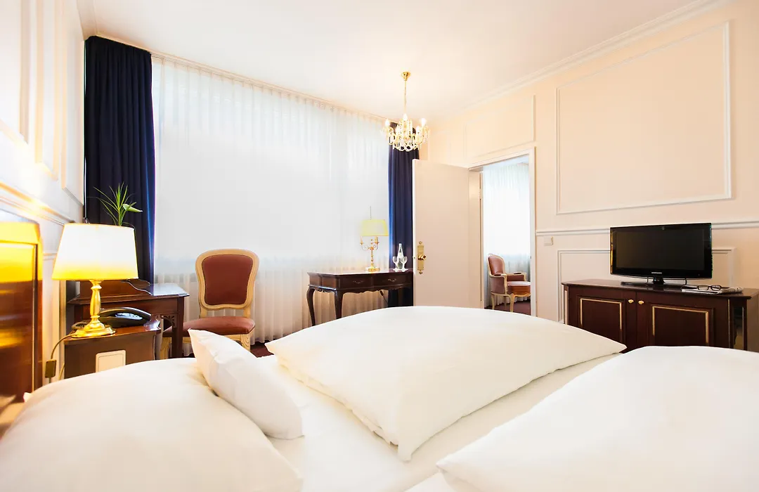 Centro Hotel Bristol-1