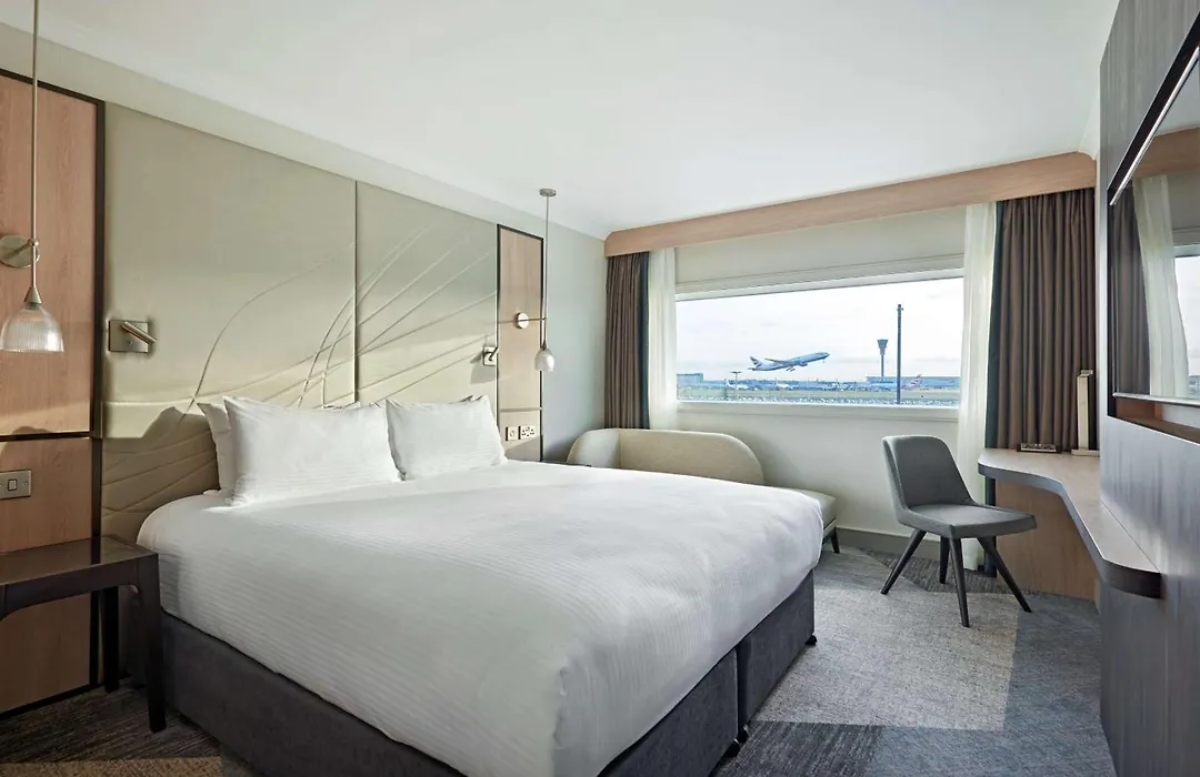 Hyatt Place London Heathrow Airport-1