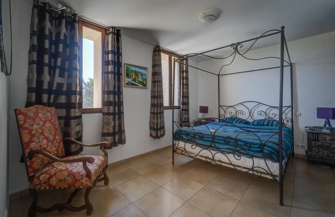 Gite Imagine Roussillon Residence Privee Avec Piscine - 8 Personnes-1