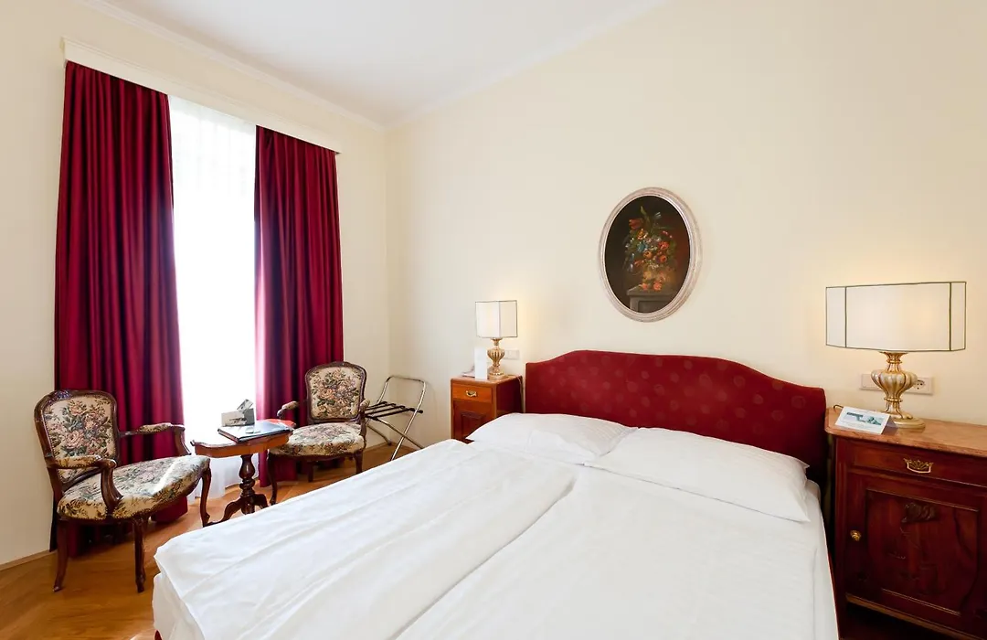 Hotel Regina-1