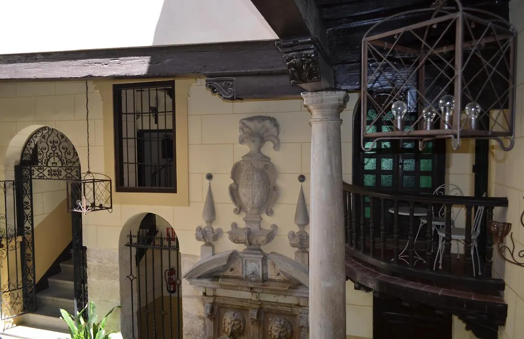 Palacio De Mariana Pineda-1