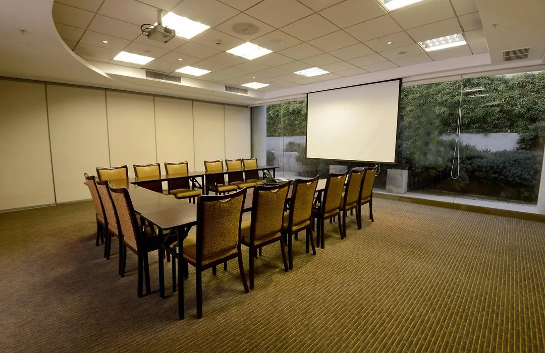 Holiday Inn Santiago - Airport Terminal By Ihg-1