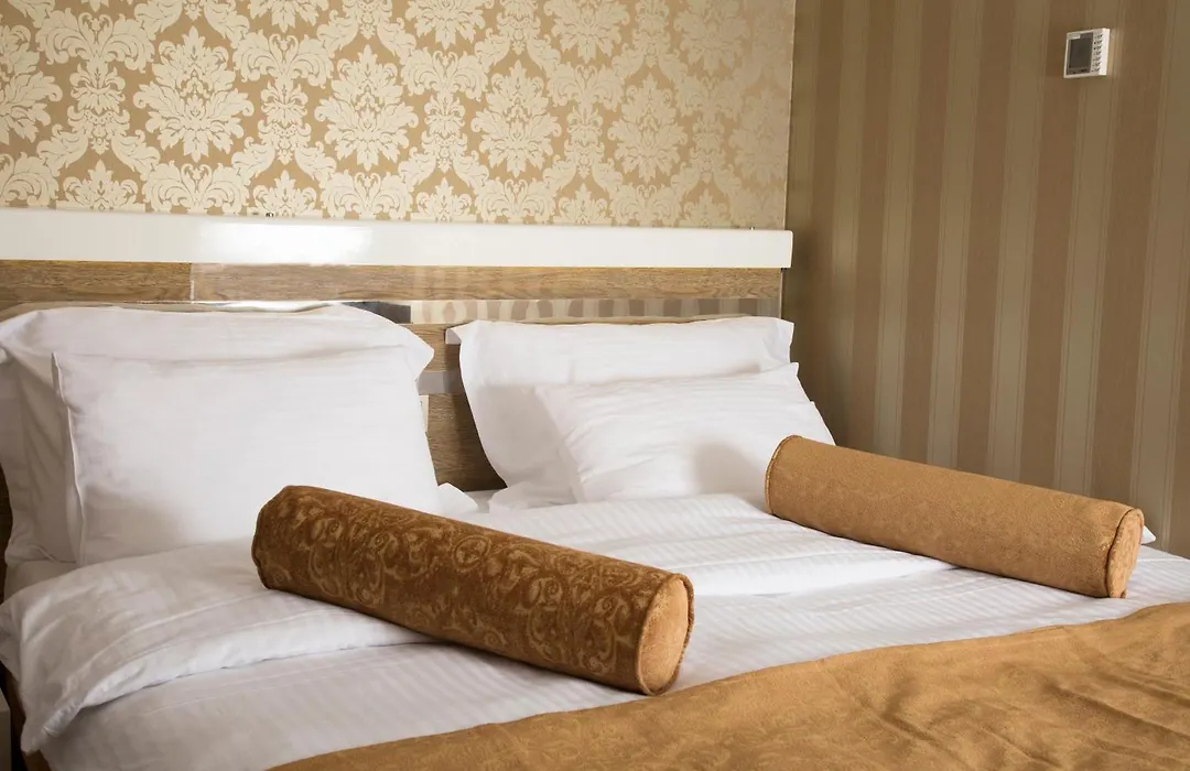 Golden Rain Hotel Old City-1