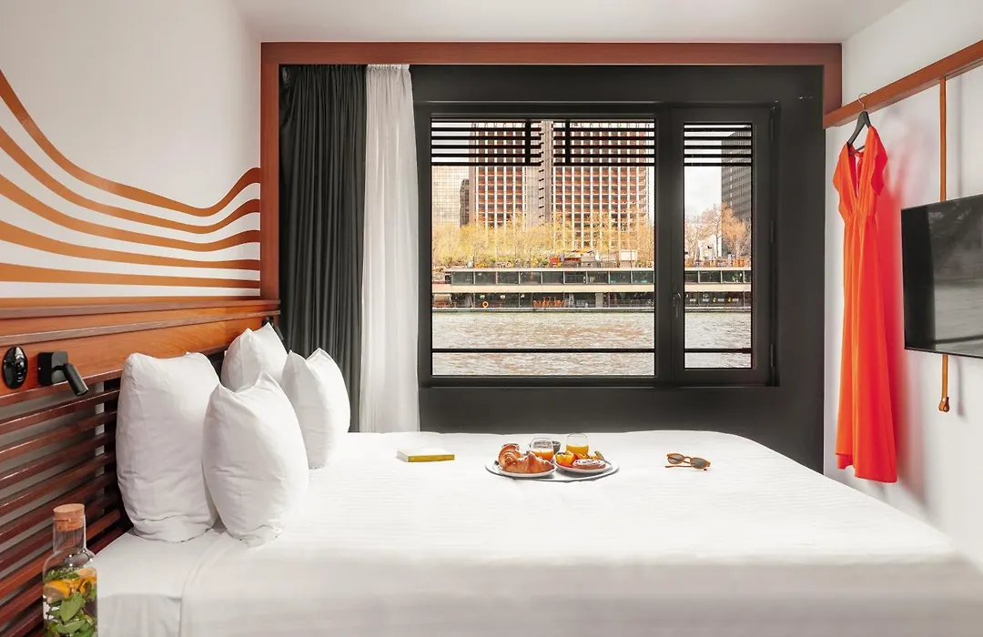 Hotel Off Paris Seine-1