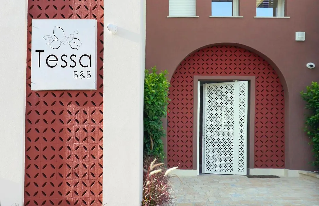 Tessa B&B-1